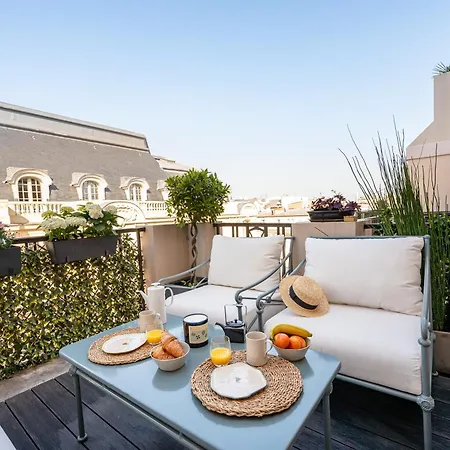 아파트 Superb Flat With Terrasse & 24-7 Security In The Heart Of Paris! 파리